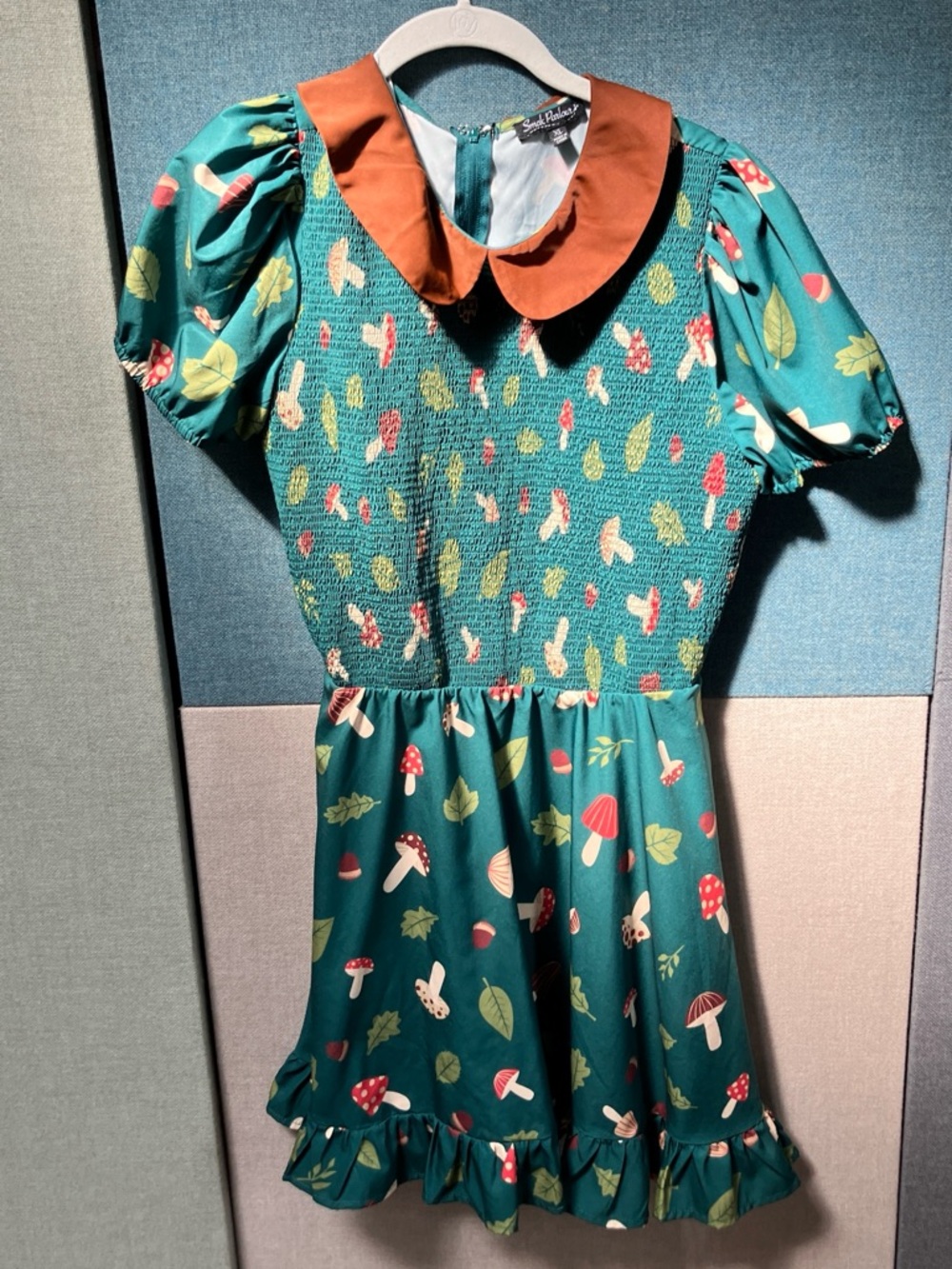 Smak Parlour Mushroom Salad Print mini Dress - Shirred bodice, Peter Pan collar
